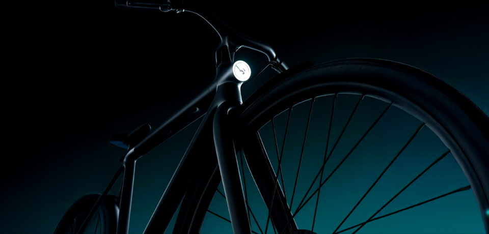 Blockchain bike tap registry on Base network QR scan